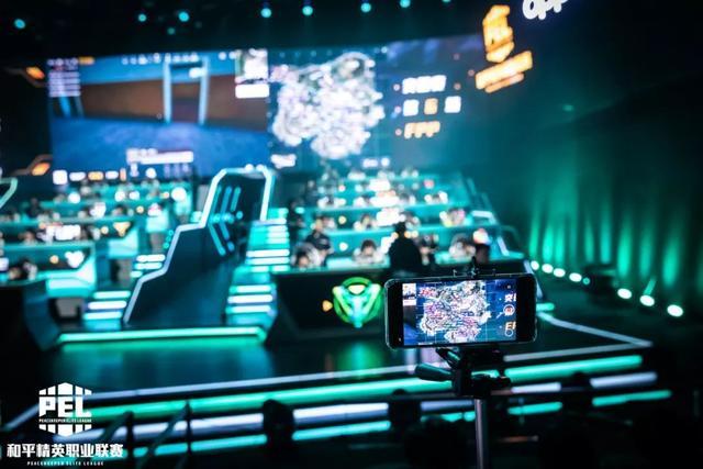 社会对年轻 社会对年轻