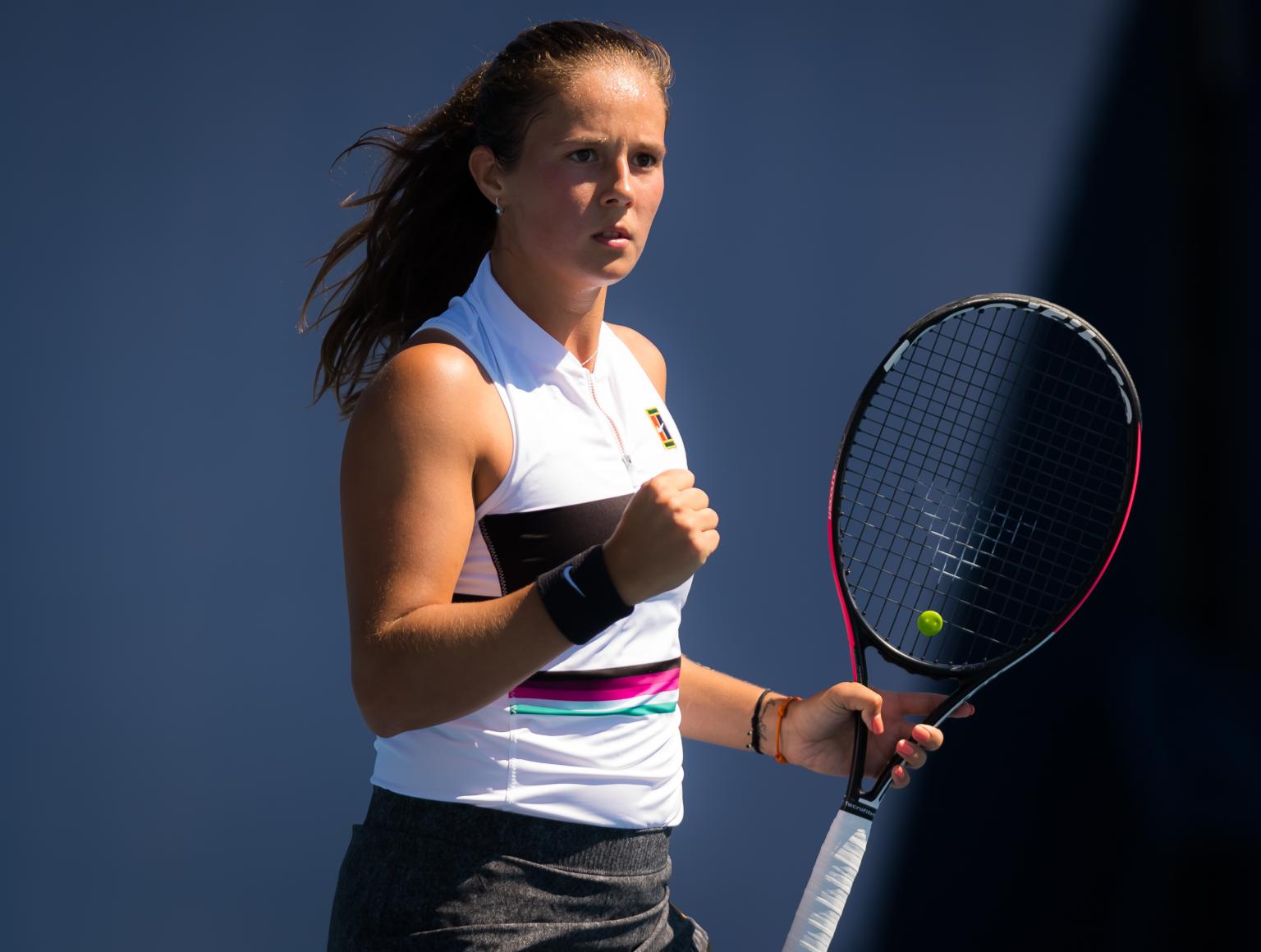 她不仅在技 她不仅在技