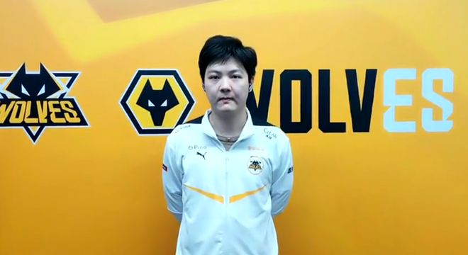 的防守滑坡